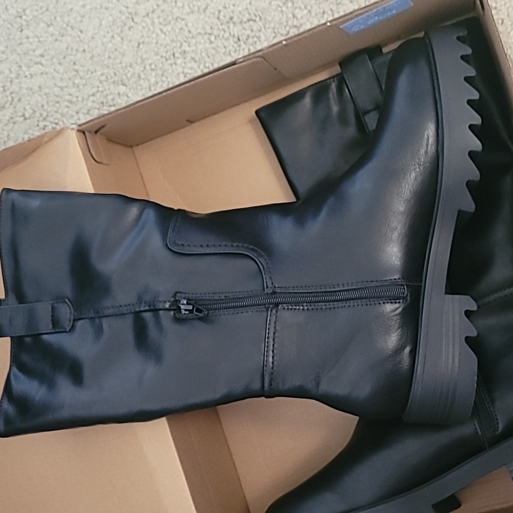 MID CALF BOOTS
